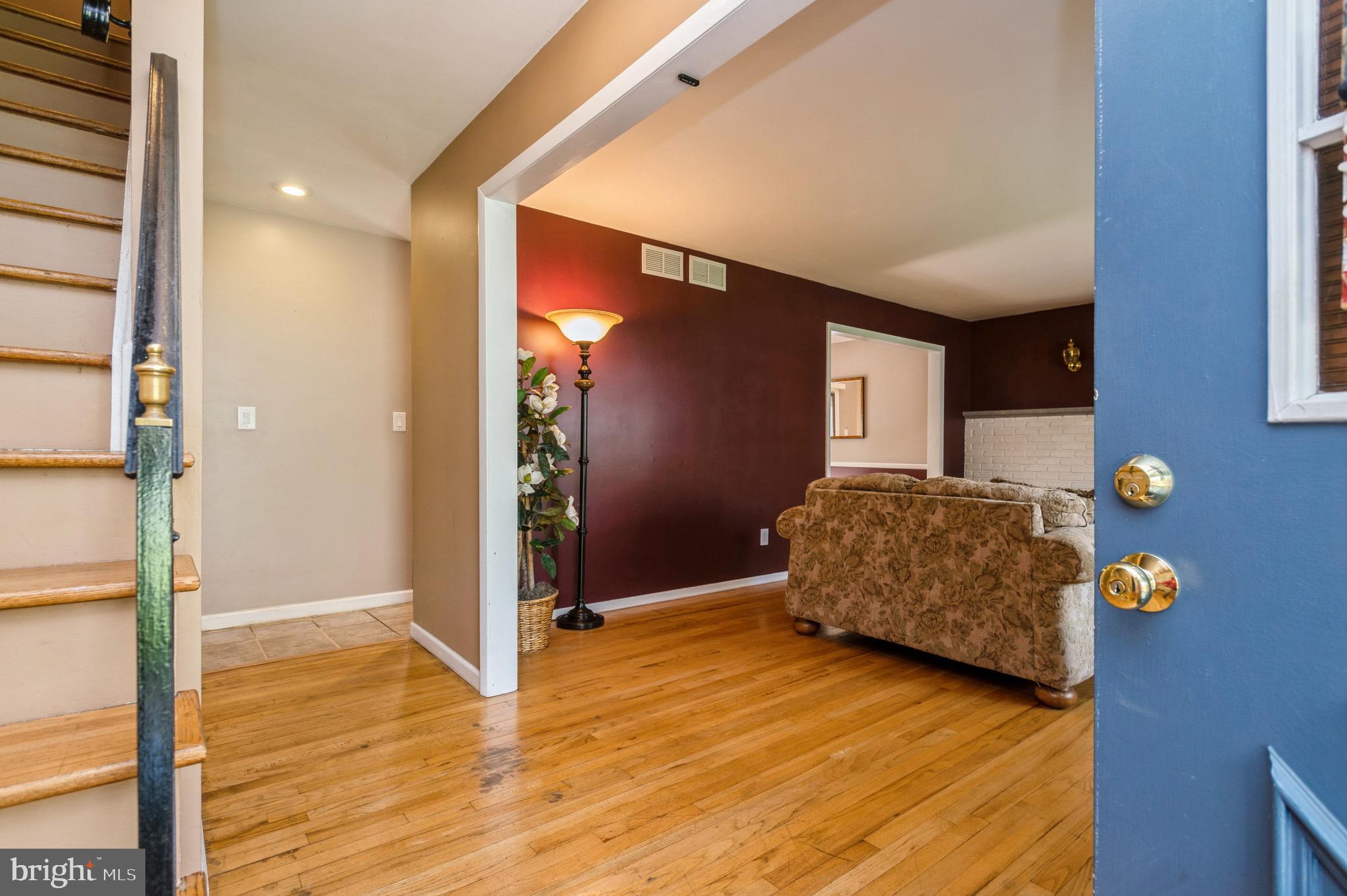 44 Brooktree Road East Windsor, NJ 08520 - Photo 3 of 26 Foyer
