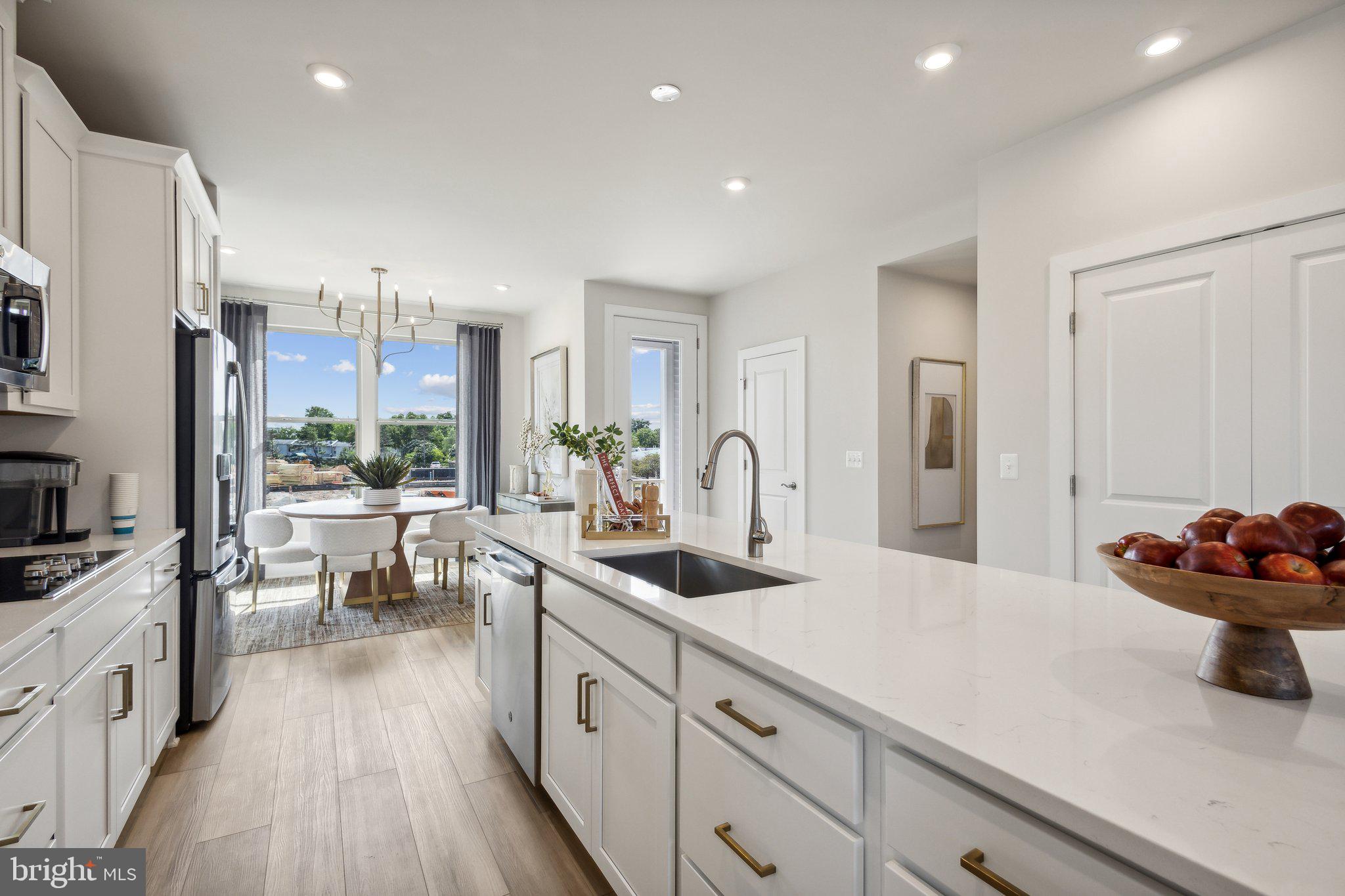 2118 Acadia Road Herndon, VA 20170 - Photo 10 of 37 Gallery Image 10