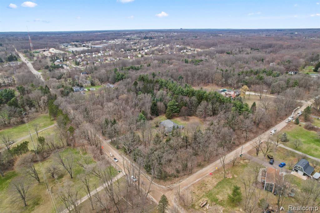 9856 Rattalee Lake Road Clarkston, MI 48348 - Photo 56 of 59