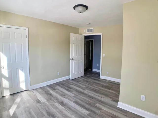 $279,900 | 722 North Newton Avenue, Minneapolis, MN 55411