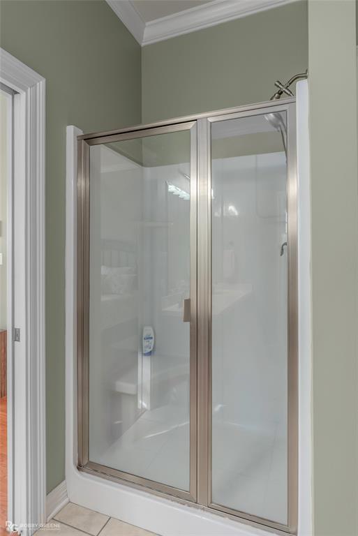 90 La Bella Court Many, LA 71449 - Photo 18 of 38 a bathroom with a glass shower door