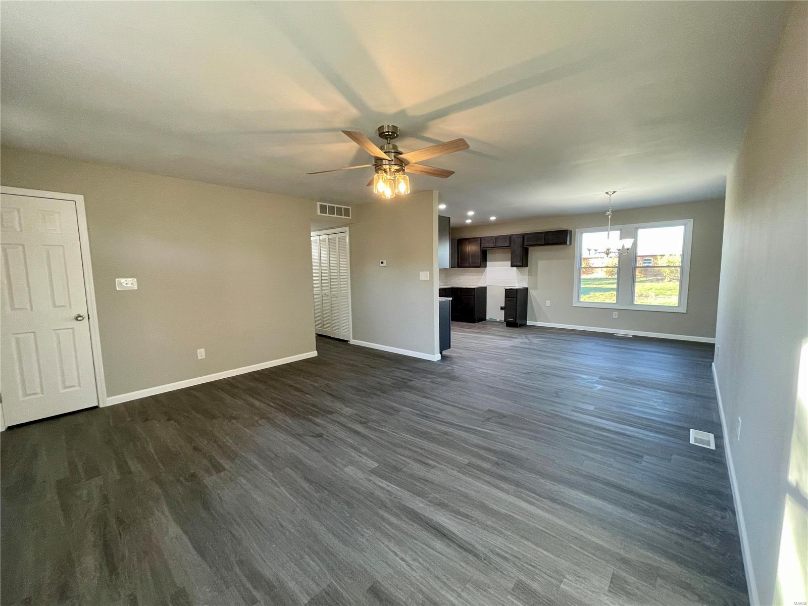 3721 Ruth Drive Granite City, IL 62040 - Photo 3 of 17 Gallery Image 3
