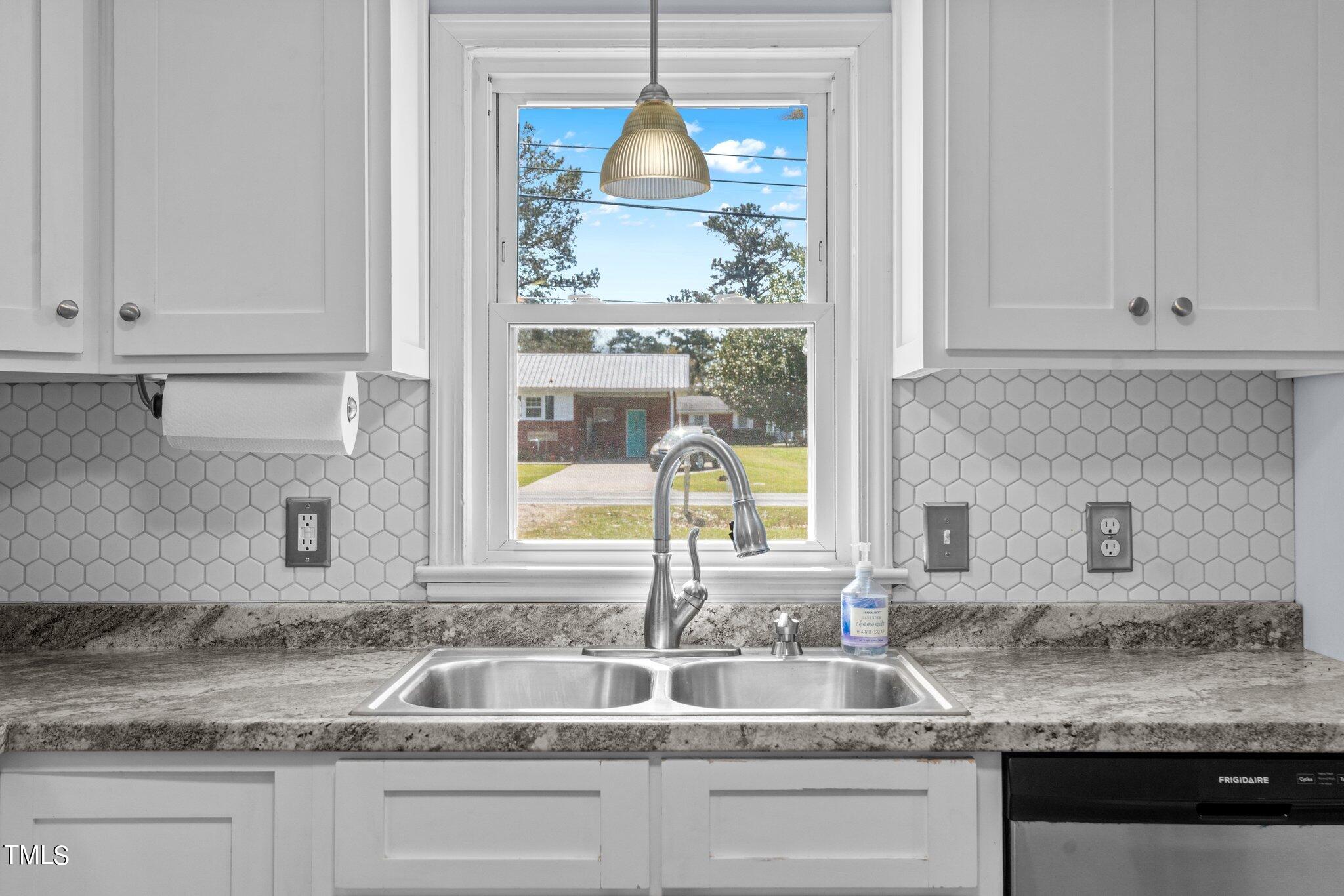 604 Old Post Road Erwin, NC 28339 - Photo 9 of 29 23-web-or-mls-DSC09320
