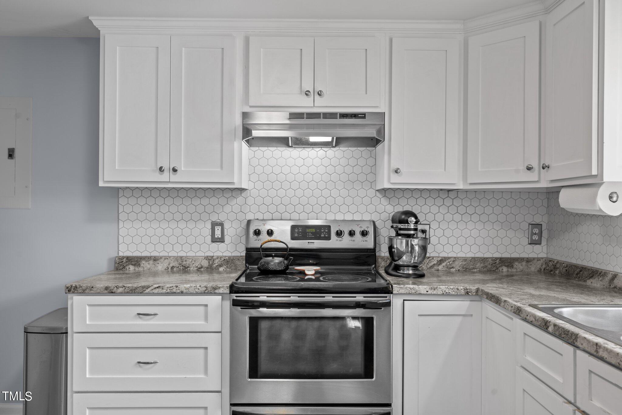 604 Old Post Road Erwin, NC 28339 - Photo 10 of 29 25-web-or-mls-DSC09326