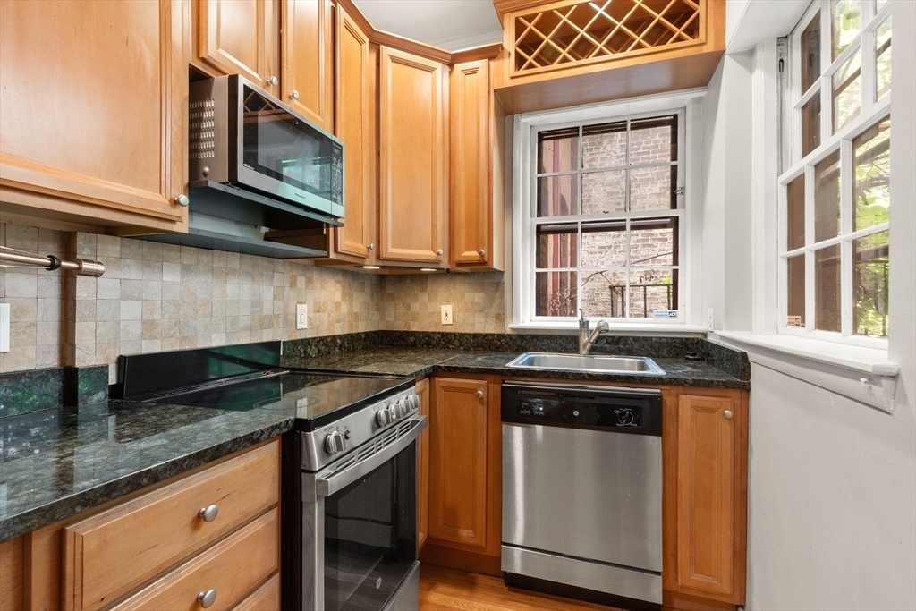 78 Phillips Street, Unit 3 Boston, MA 02114 - Photo 7 of 20