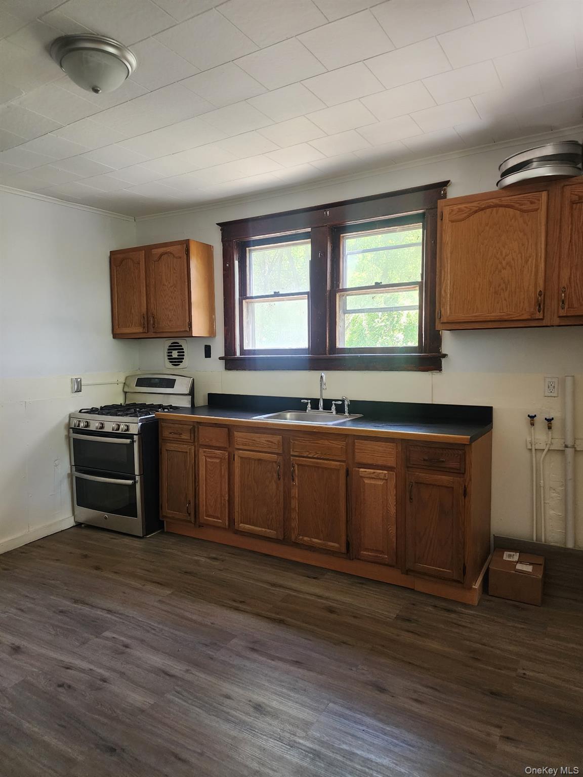 147 Forbes Street Amsterdam, NY 12010 - Photo 4 of 8