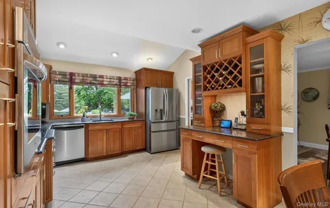 $1,399,999 | 12 Wildwood Drive, Dix Hills, NY 11746