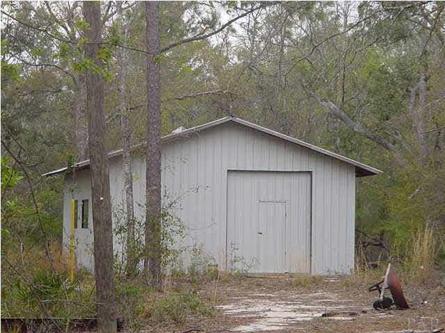 7828 South Airport Road Milton, FL 32583 - Photo 2 of 4 Workshop believed to be on property