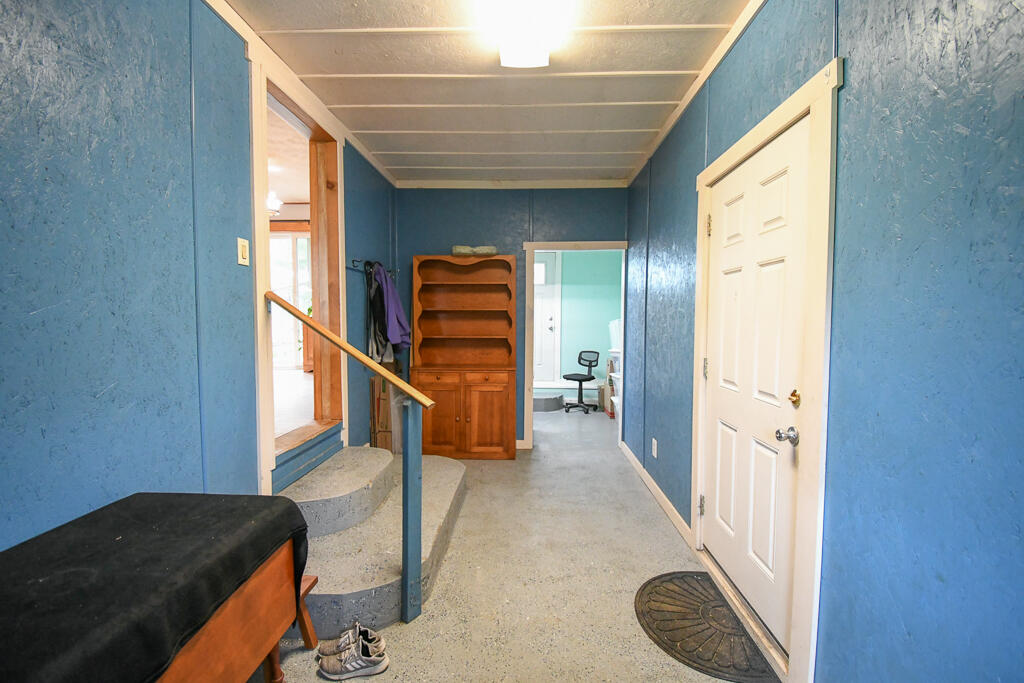 262 Knowles Road Belgrade, ME 04917 - Photo 37 of 39 Foyer/Mudroom