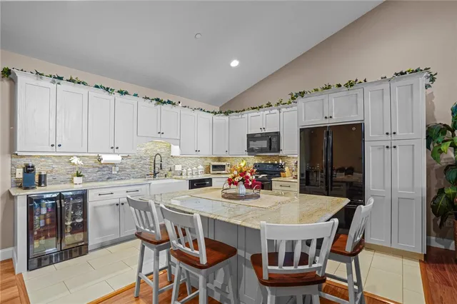 $2,600 | 1 Tupperware Drive, Unit 120, North Smithfield, RI 02896