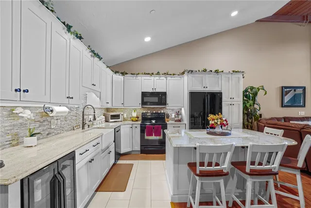 $2,600 | 1 Tupperware Drive, Unit 120, North Smithfield, RI 02896