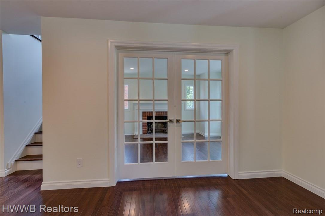 2279 Pembroke Road Birmingham, MI 48009 - Photo 3 of 29 Private den with fireplace