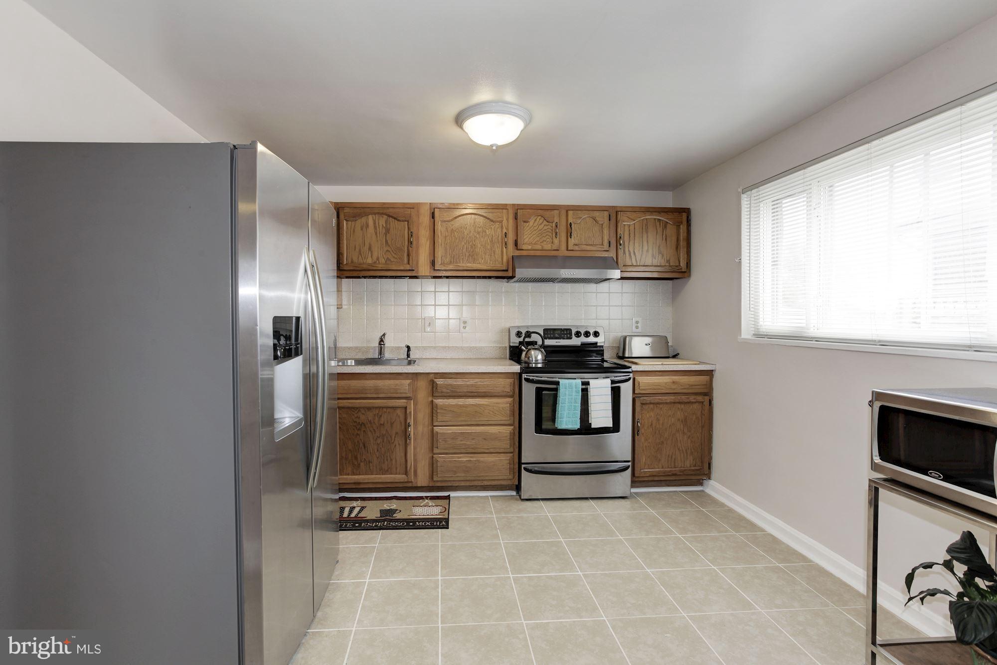 6103 Sargent Road Hyattsville, MD 20782 - Photo 7 of 30 kitchen