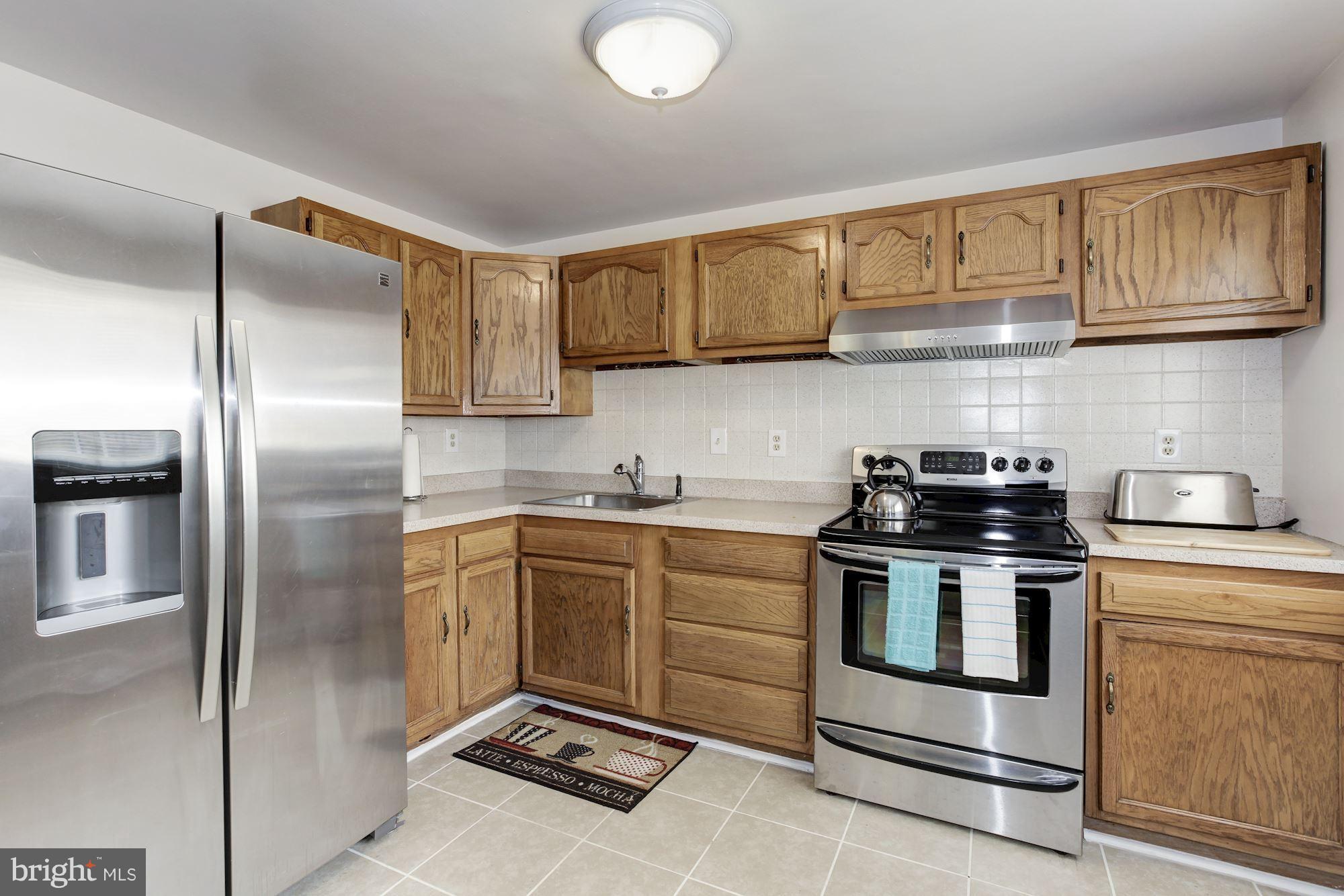 6103 Sargent Road Hyattsville, MD 20782 - Photo 8 of 30 kitchen