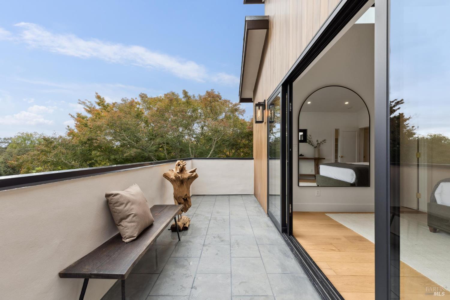 1860 McKinley Road Napa, CA 94558 - Photo 59 of 89 a view of balcony with couch