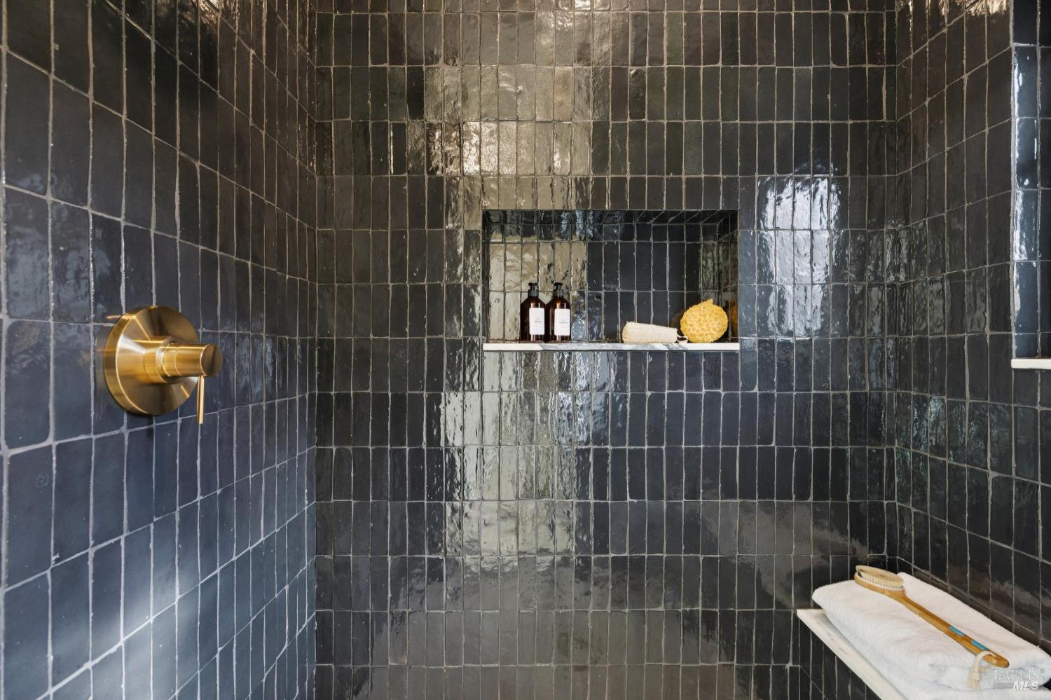 1860 McKinley Road Napa, CA 94558 - Photo 63 of 89 a bathroom with a shower