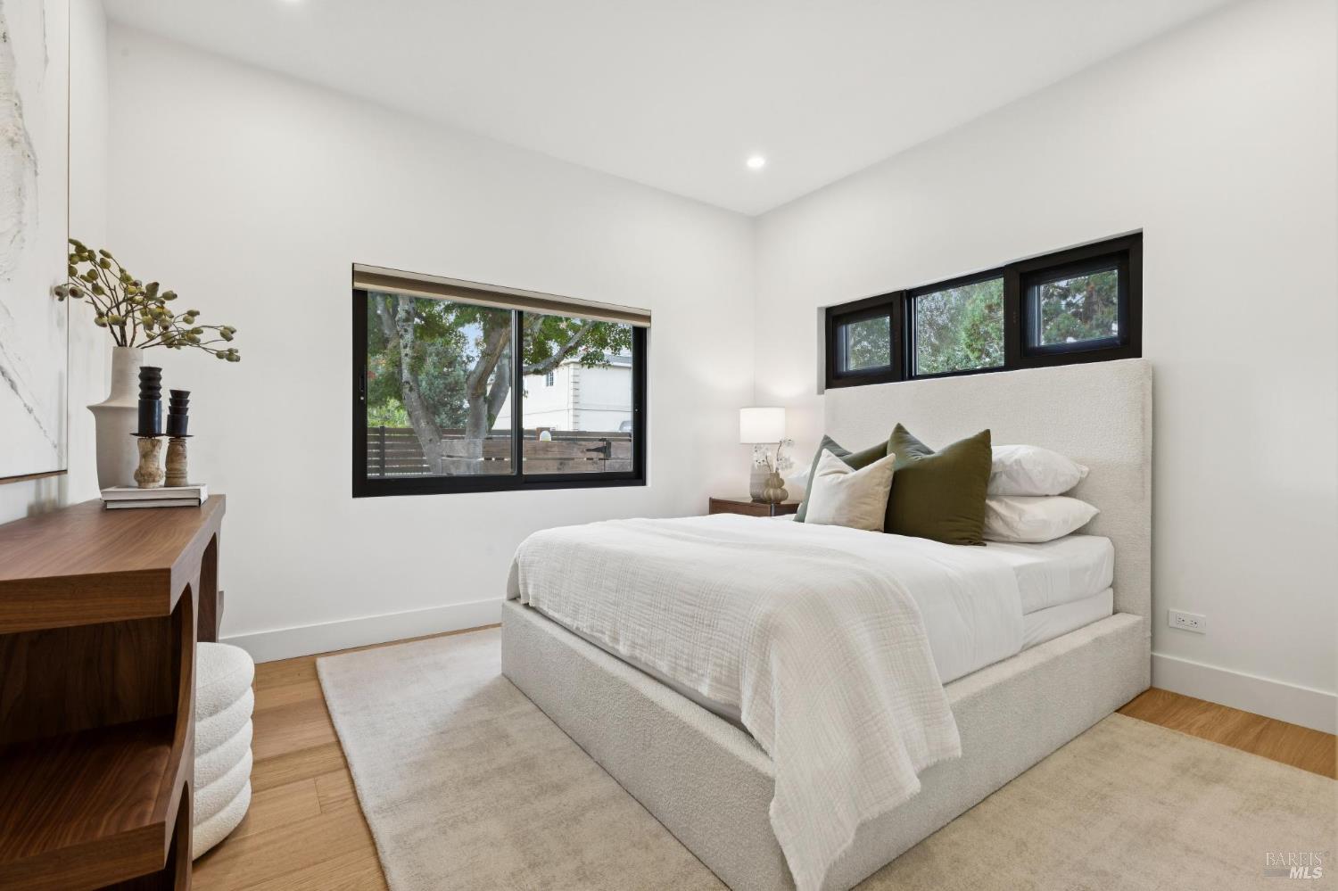 1860 McKinley Road Napa, CA 94558 - Photo 70 of 89 a bedroom with a large bed and a window