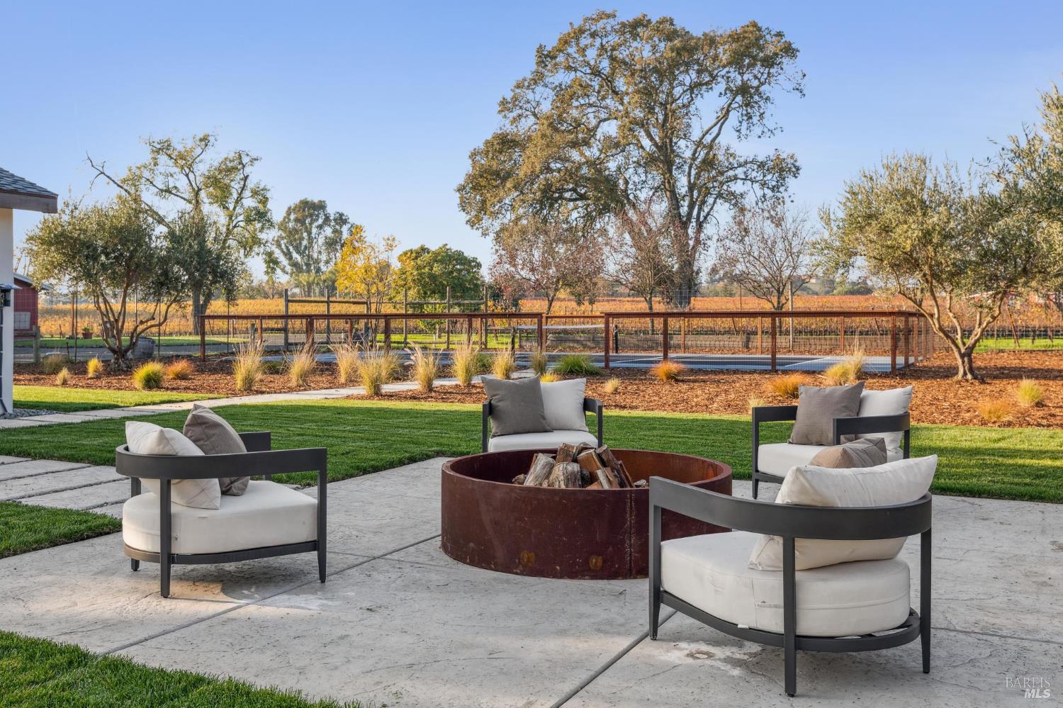 1860 McKinley Road Napa, CA 94558 - Photo 8 of 89