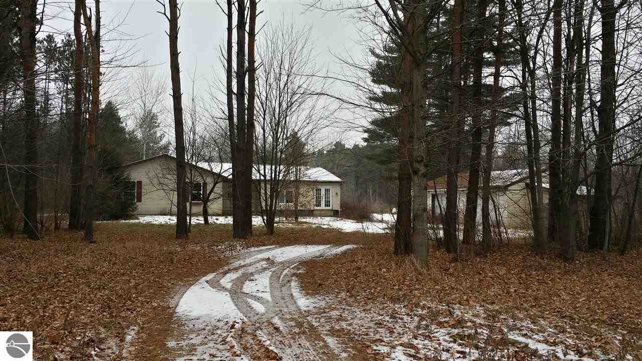 2134 South Coleman Road Shepherd, MI 48883 - Photo 23 of 30 1794044-22.JPG