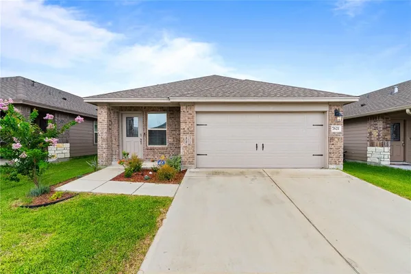 $2,150 | 7621 Cowboy Trl Lane, Corpus Christi, TX 78414