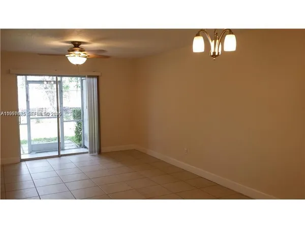 $1,950 | 438 Northeast 210th Cir Terrace, Unit 1034B, Miami, FL 33179