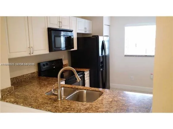 $1,950 | 438 Northeast 210th Cir Terrace, Unit 1034B, Miami, FL 33179