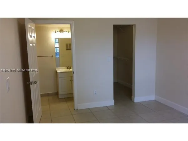 $1,950 | 438 Northeast 210th Cir Terrace, Unit 1034B, Miami, FL 33179