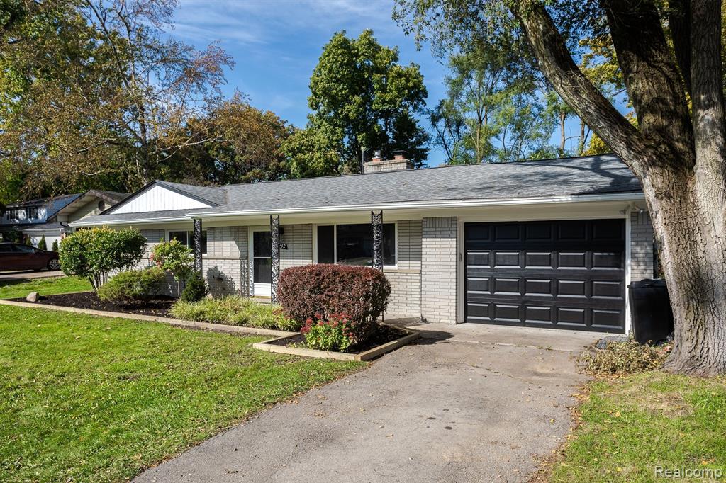 1932 Devonshire Road Bloomfield Hills, MI 48302 - Photo 4 of 35