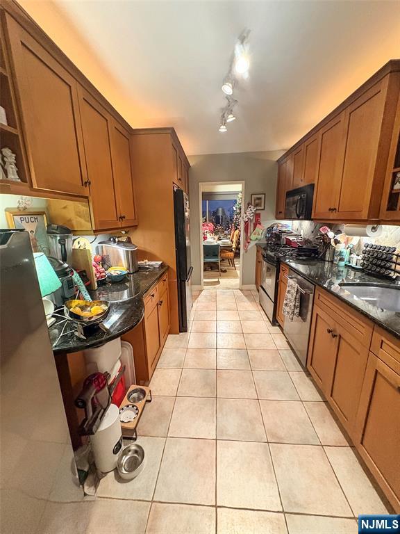 6 Horizon Road, Unit 1108 Fort Lee, NJ 07024 - Photo 13 of 32