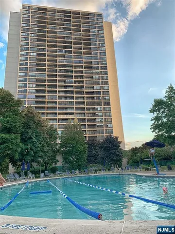 $175,000 | 6 Horizon Road, Unit 1108, Fort Lee, NJ 07024