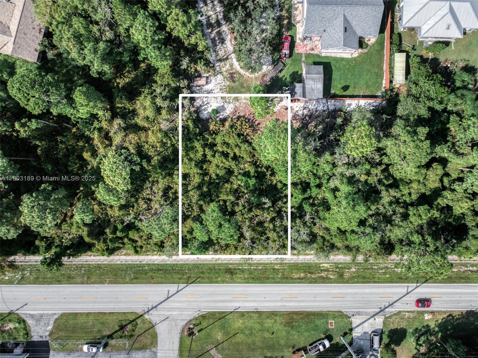 3308 Thunderbird Road Sebring, FL 33872 - Photo 2 of 5 a view of a park