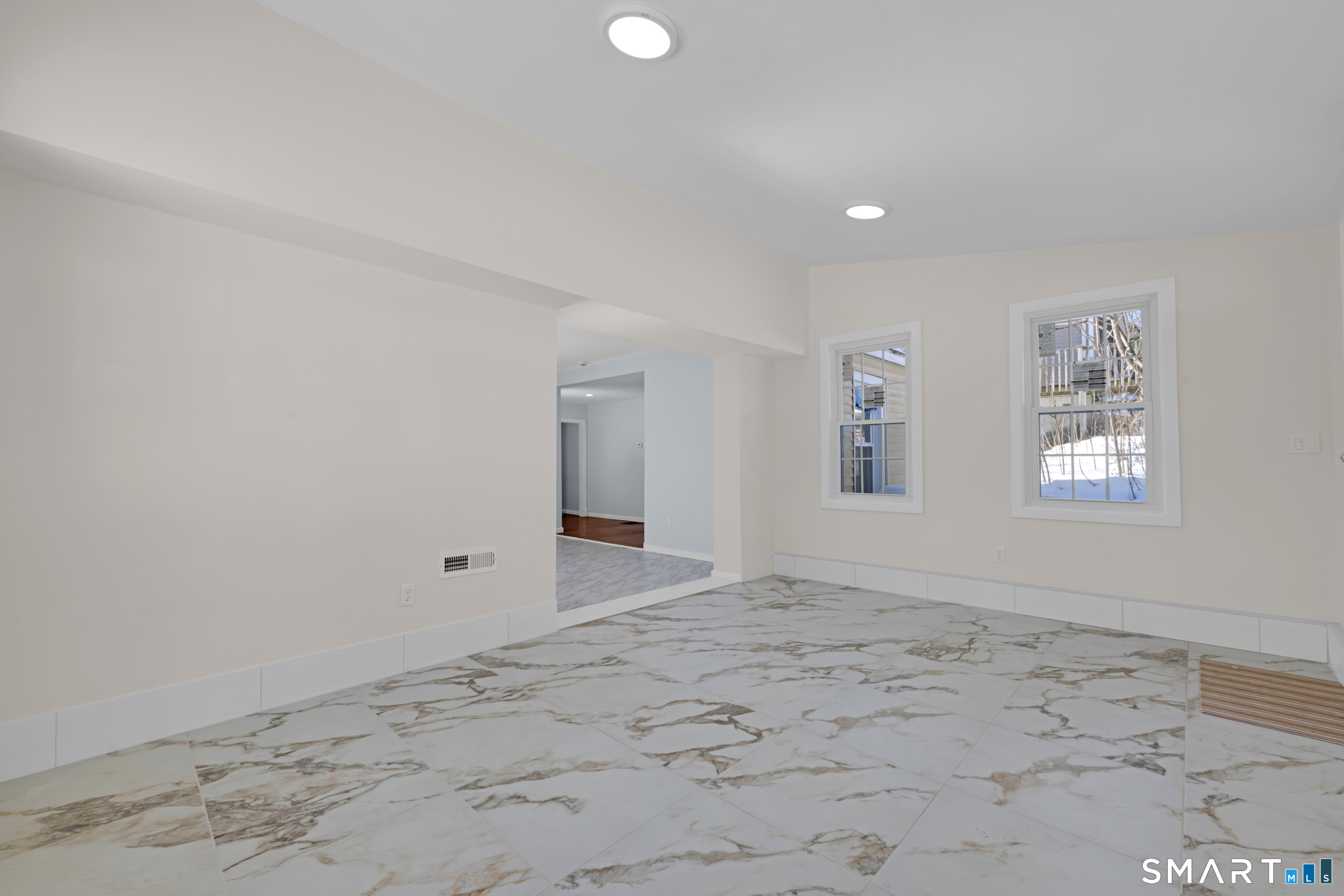 254 Broad Street Norwich, CT 06360 - Photo 3 of 38