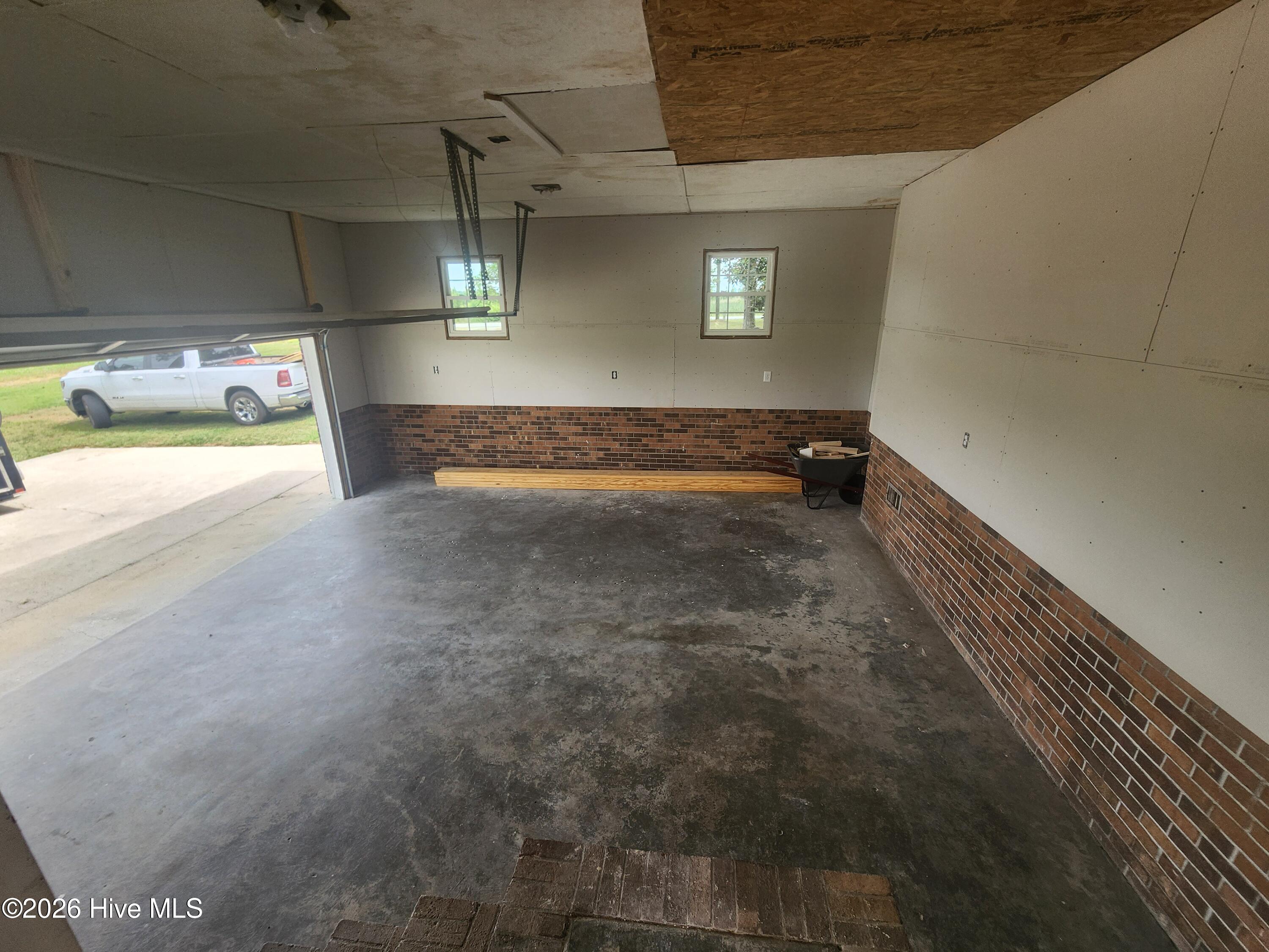 4338 Grifton Hugo Road Grifton, NC 28530 - Photo 32 of 55 Garage Entry