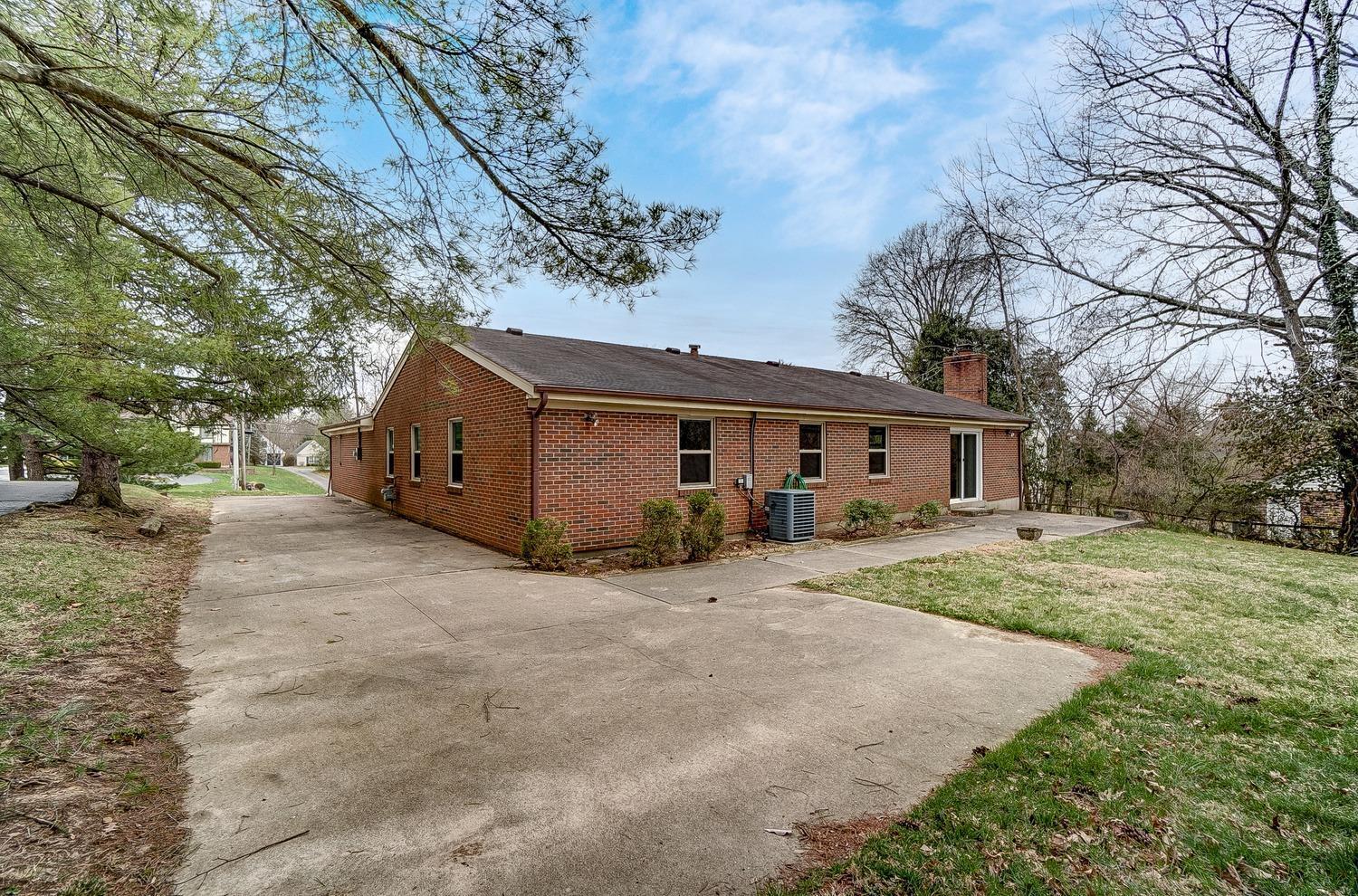 6300 Werk Road Cincinnati, OH 45248 - Photo 31 of 33