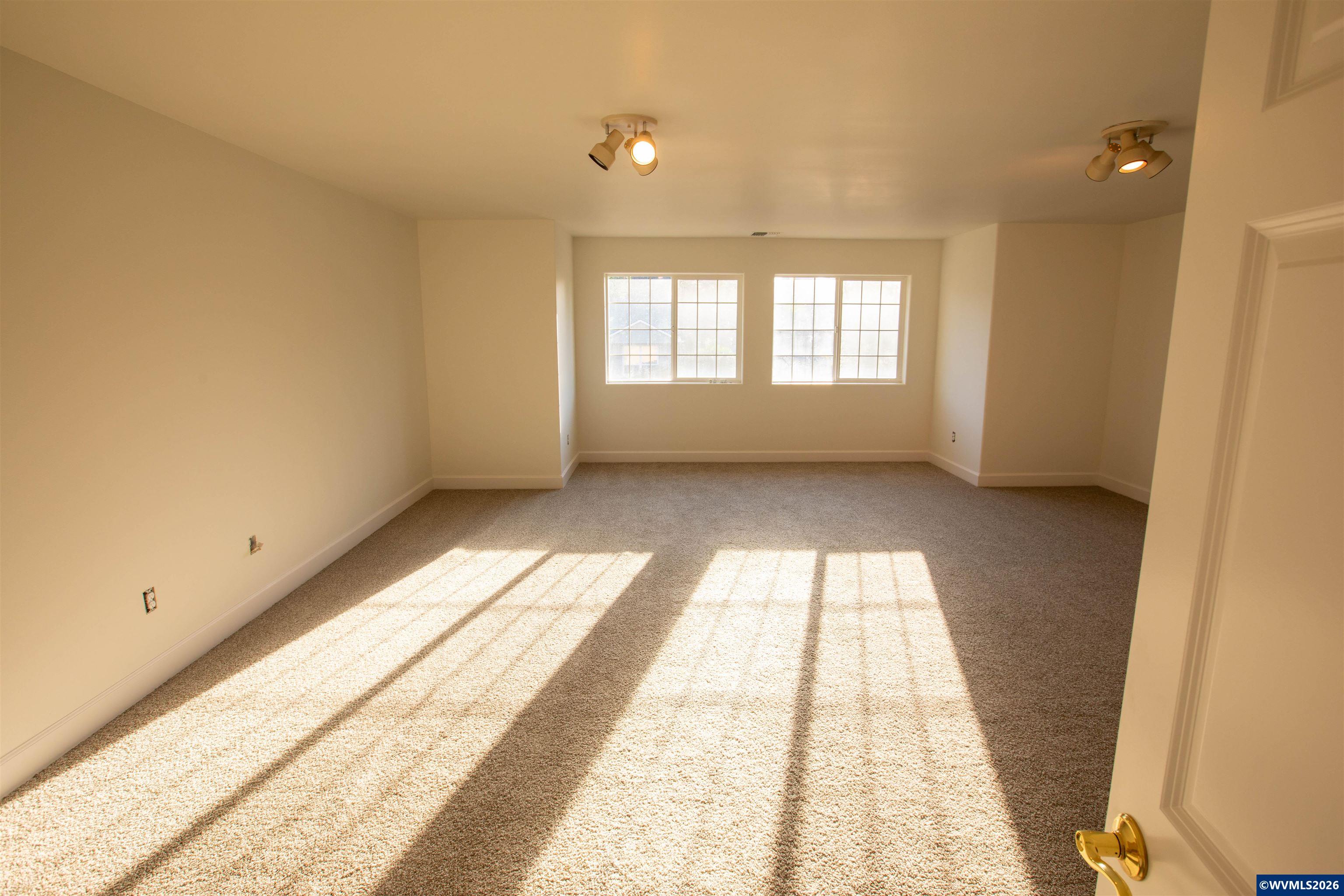 2075 Northwest Violet Avenue Albany, OR 97321 - Photo 20 of 34