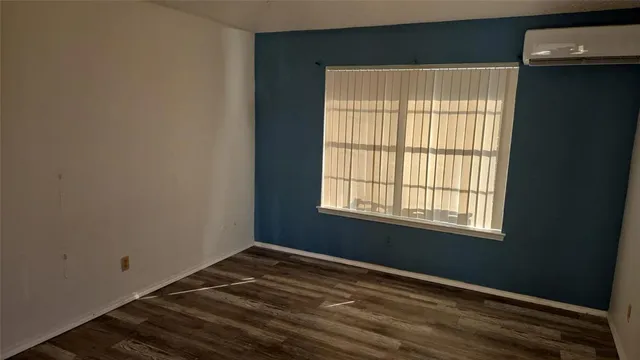 $1,050 | 433 Matt Lane, Arlington, TX 76012