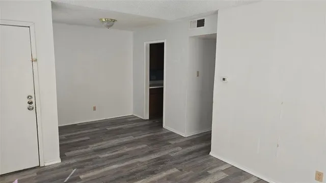 $1,050 | 433 Matt Lane, Arlington, TX 76012