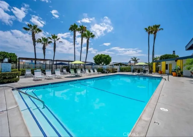 $4,200 | 21851 Newland Street, Unit 127, Huntington Beach, CA 92648