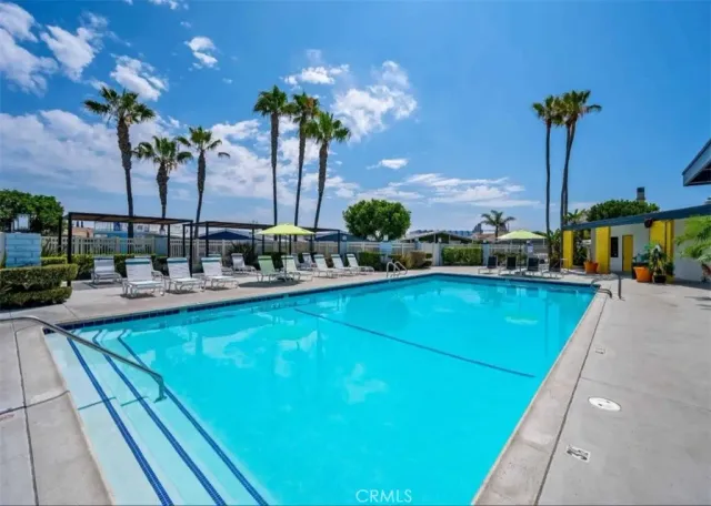$4,200 | 21851 Newland Street, Unit 127, Huntington Beach, CA 92648
