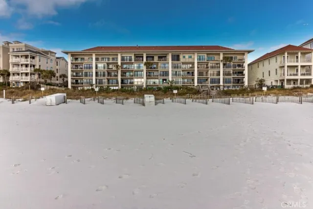 $4,200 | 21851 Newland Street, Unit 127, Huntington Beach, CA 92648