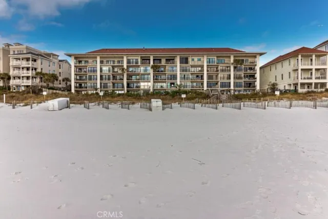 $4,200 | 21851 Newland Street, Unit 127, Huntington Beach, CA 92648