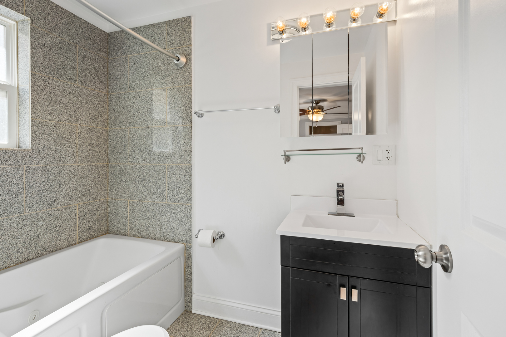 7833 Niles Center Road Skokie, IL 60077 - Photo 16 of 43