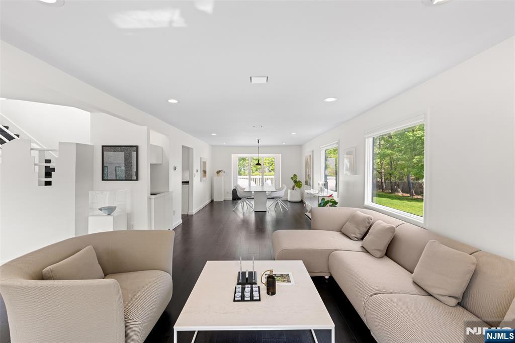 81 Greenwoods Road Old Tappan, NJ 07675 - Photo 7 of 46