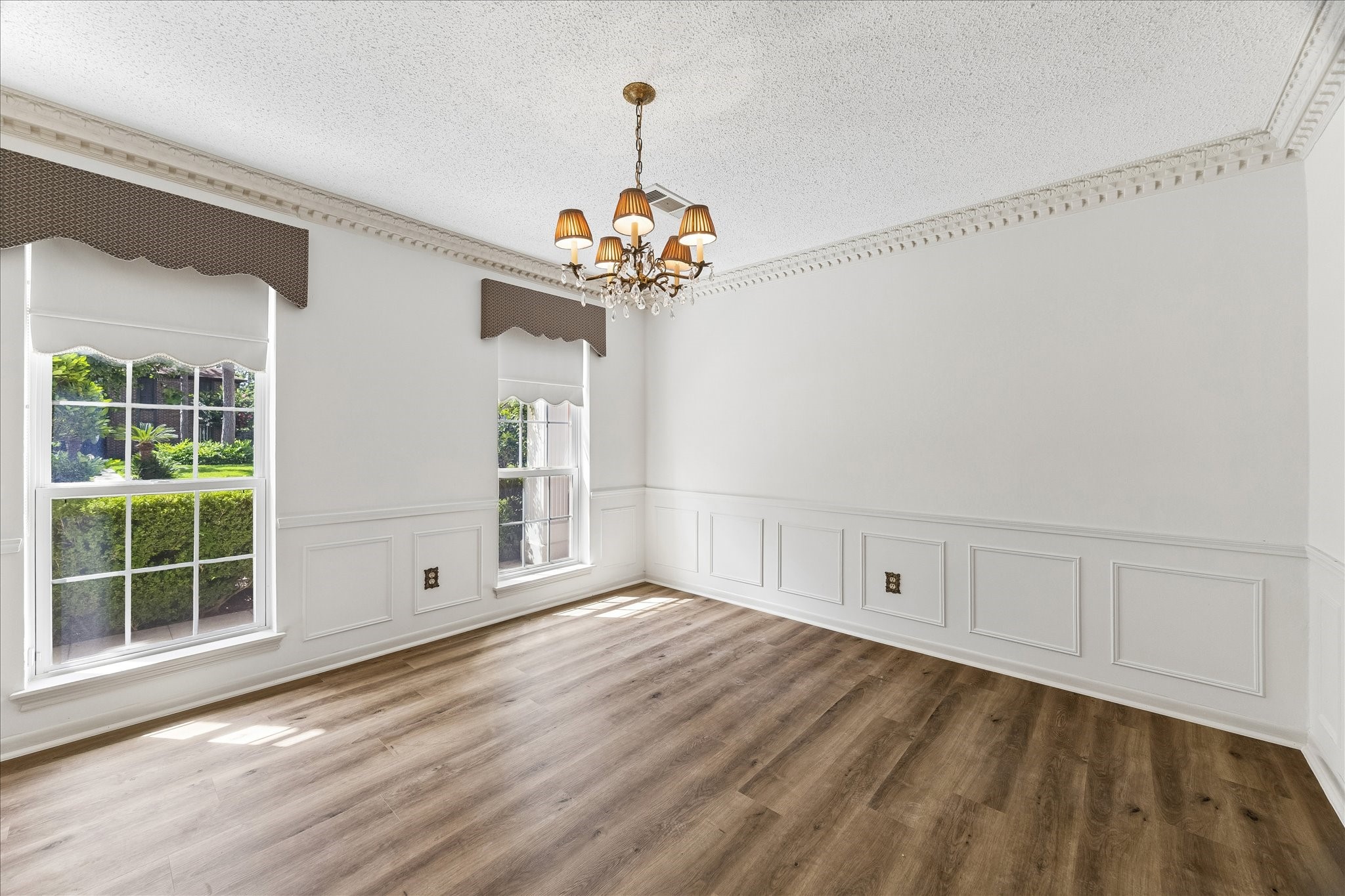 322 Enchanted River Drive Spring, TX 77388 - Photo 13 of 29 Dining Room