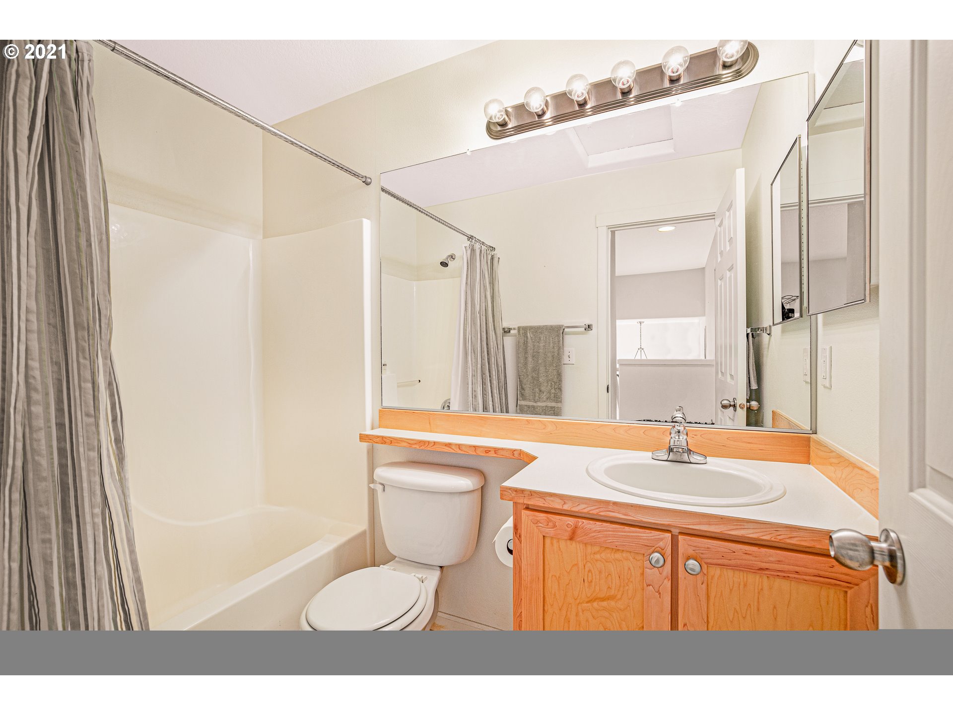 14751 Southwest Beard Road, Unit 104 Beaverton, OR 97007 - Photo 23 of 31 Gallery Image 23