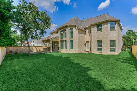 $819,000 | 25 Red Moon Place, The Woodlands, TX 77375