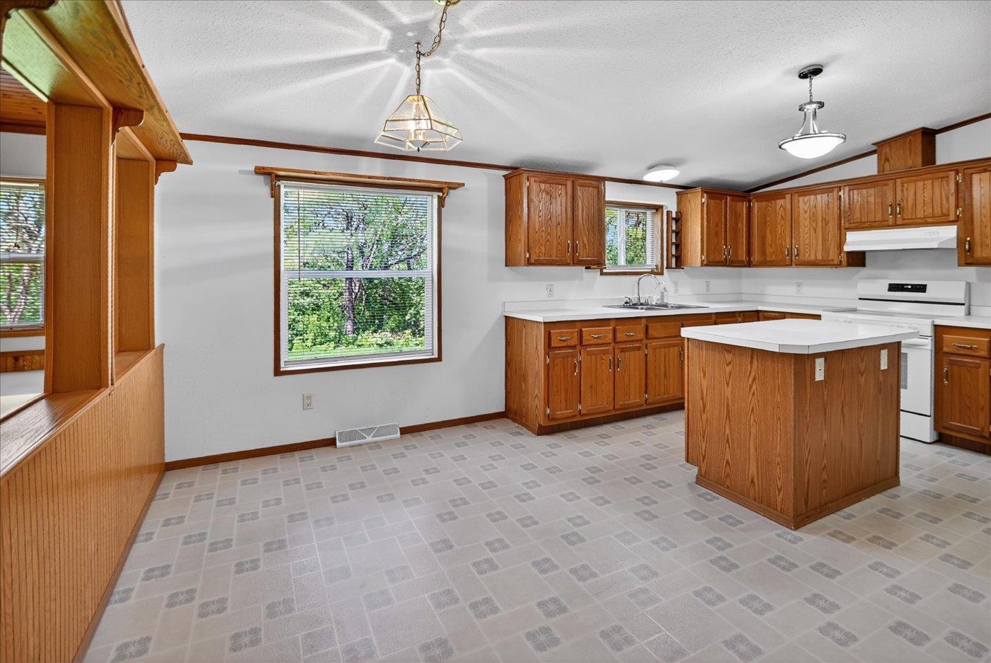 6610 Cemetery Road Sun Prairie, WI 53590 - Photo 25 of 60