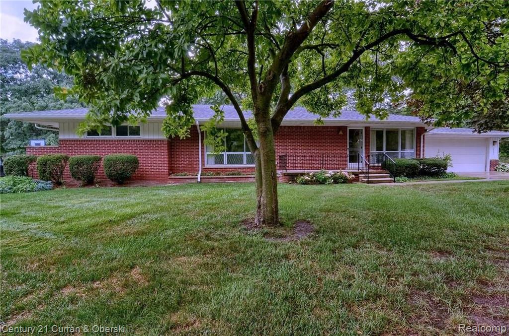 28211 Peppermill Road Farmington Hills, MI 48331 - Photo 3 of 26