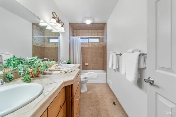 $849,900 | 2673 East 4269 North, Twin Falls, ID 83301