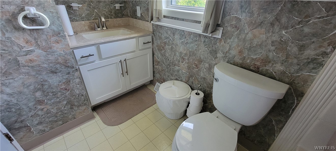 7053 Old English Road Lockport Town, NY 14094 - Photo 27 of 40